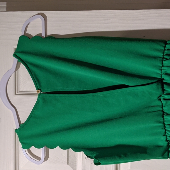 NWT Kelly Green Scalloped Hem Romper - Picture 3 of 4